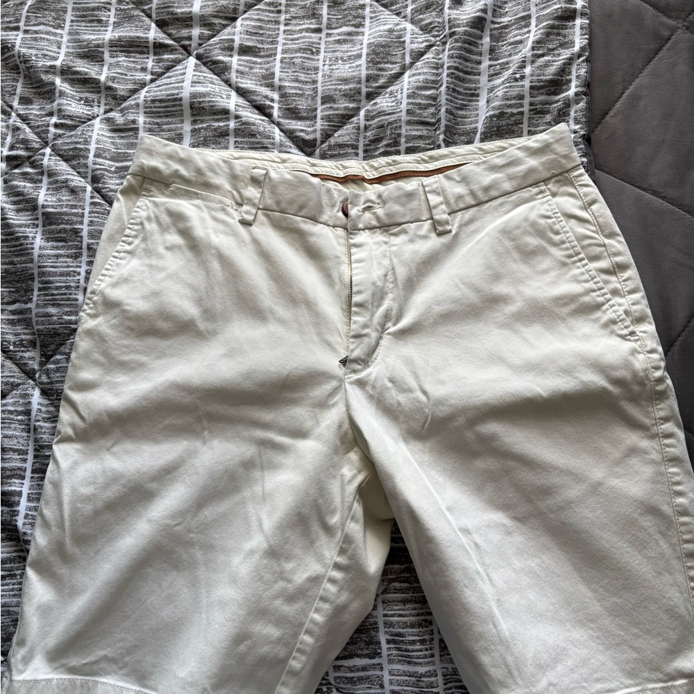 Tommy bahama cream shorts